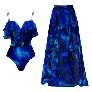Damen Rüschen-Badeanzug Set mit blauem Marmordruck Oberteil und langem Maxirock