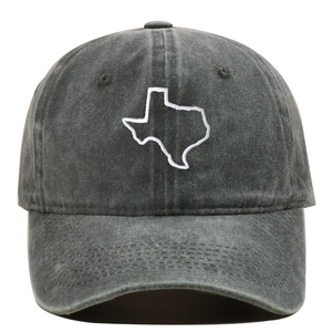 Dettaglio del ricamo mappa del Texas su cappello in cotone lavato grigio scuro