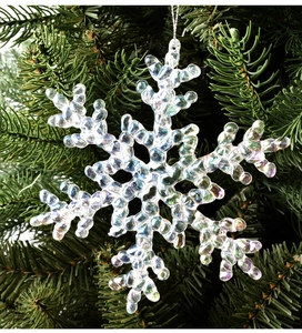 Pendentif flocon de neige en acrylique irisé sur branche de sapin pour déco de Noël