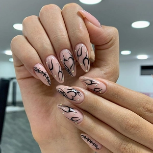 Mysterious Black Heart Totem Press On Nails Almond Shape Sweet Cool Punk Style Fake Nails For Halloween Party Women Manicure