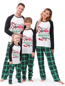 Ensemble pyjama de Noël familial avec hauts raglan noir et blanc et pantalons à carreaux