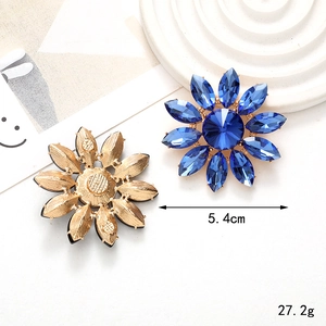 Broche fleur en cristal bleu de 5,4 cm avec base dorée pour vêtements et accessoires