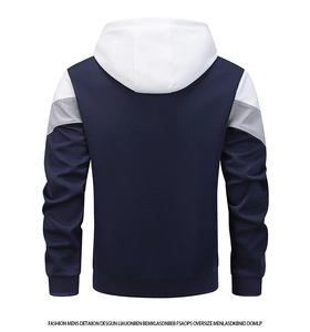 Vista posteriore di una felpa uomo con cappuccio e design patchwork blu bianco e grigio