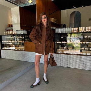 Brown suede jacket for women with vintage lapel and pockets in American retro casual style