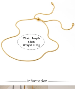 Detail of adjustable golden snake chain necklace with bolo clasp and 62cm length specification