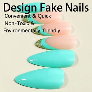 Unghie a mandorla a pressione con verde menta, French tip e glitter dorati sfumati
