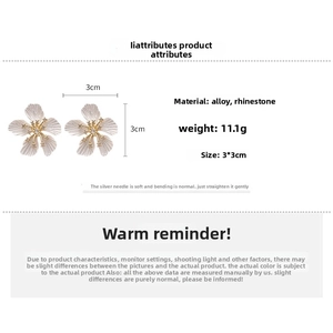 Detail view of flower studs with sparkling rhinestones and silver pins, 3x3cm 11.1g size