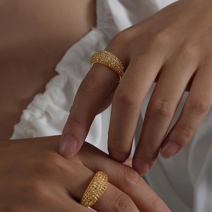 Elegant French Style Titanium Steel Wide Band Full Rhinestone Pavé Ring For Women Fashion Jewelry