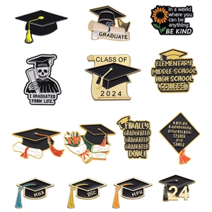 Graduation Enamel Brooch Pin Alloy Bachelor Hat Diploma Class Of 2024 Commemorative Badge For Students Keepsake Gift