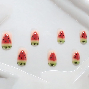 Französische Kunstnägel zum Aufkleben mit süßem Wassermelonen-Design und Glanzeffekt