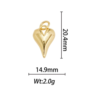 Détail d'un pendentif cœur en or 18 carats poli avec des dimensions de 20,4 mm x 14,9 mm