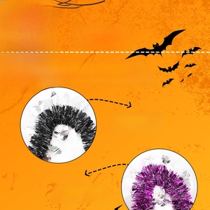 Détail de guirlande d'Halloween avec motifs de fantômes en noir et violet pour fête