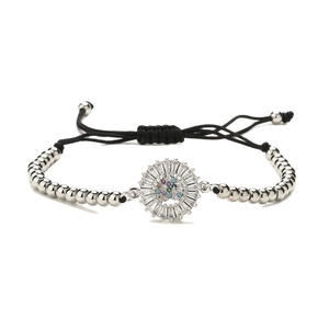 Bracelet perlé bohème ajustable avec perles argentées et pendentif soleil en zircon