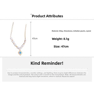 Détail du collier baroque en pierre de lune et perles avec dimensions et poids