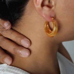 French vintage 18k gold plated C-shape hoop earrings with ribbed texture for women