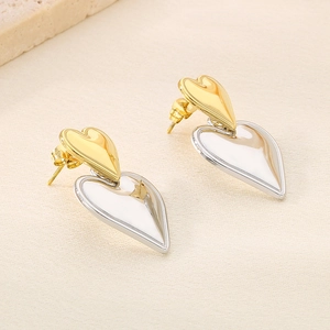 Détails de boucles d'oreilles en forme de cœur bicolore en acier titane doré et argenté