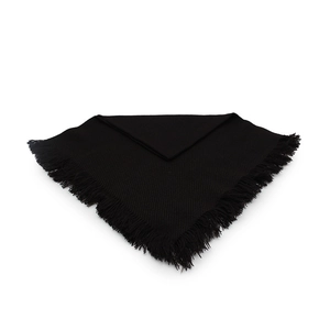 Classico foulard in maglia nera per donne anziane con frange decorative con nappe