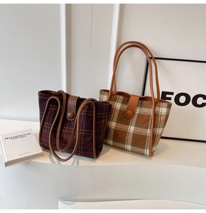 Women Retro Plaid Woolen Tote Bag Large Capacity Autumn Winter Checkered Shoulder Bag With PU Leather Strap
