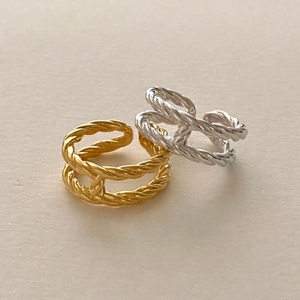 Minimalist double-layer H-shaped twisted rope rings in gold and silver finishes