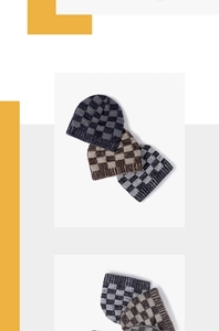 Unisex checkerboard pattern knitted slouchy beanie hat for fashion winter warmth