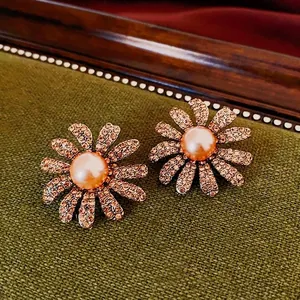 Vintage floral pearl necklace with champagne rhinestones and French aesthetic design