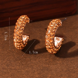 Chic 1.7cm C-shaped alloy hoop earrings with sparkling amber crystals for women