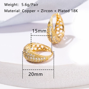 Detail of 18K gold plated hoop earrings with zircon pavé and specific size measurements
