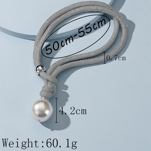 Detail of silver woven choker chain with a massive white pearl and technical dimensions