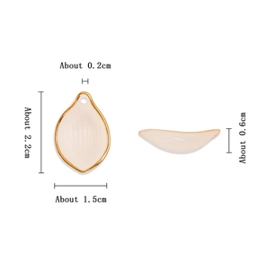 Detailed view of acrylic lotus petal bead with gold edges and dimensions for DIY jewelry
