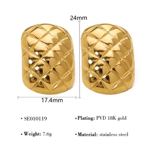 Detail view of gold lattice earrings with size markings and technical specifications