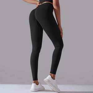 Detailansicht der nahtlosen High-Waist-Yogahose mit V-Naht für einen formenden Push-up-Effekt
