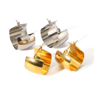 Luxurious 18k gold plated stainless steel chunky hoop earrings in gold and silver set