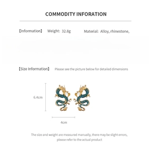 Info dettagliate sulle dimensioni degli orecchini a forma di drago placcati in oro