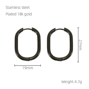 Dimensions détaillées des boucles d'oreilles ovales noires en acier doré 18k