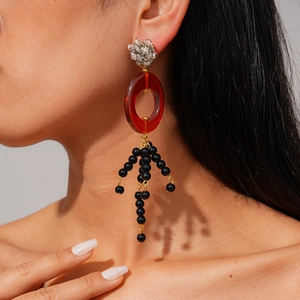 Boucles d'oreilles pendantes vintage avec perles rouges et noires et cristaux en résine