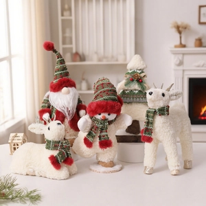Set di figurine natalizie in peluche con Babbo Natale, pupazzo di neve e renne decor