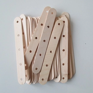 Natuurlijke houten knutselstokjes met 5 gaten voor doe-het-zelf en handwerk