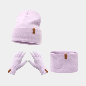 Detailed knit texture and brown leather label on light purple winter accessory set