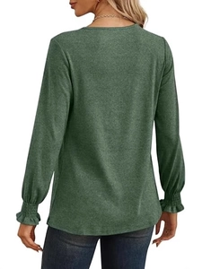Grünes Langarmshirt in Übergröße mit Rundhalsausschnitt und elastischen Rüschenbündchen