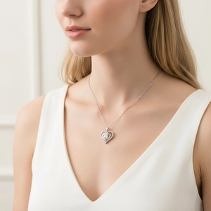 Elegant s925 sterling silver heart-shaped moissanite pendant necklace for women