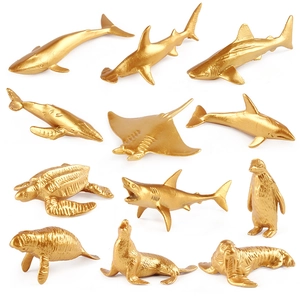 Set di 12 mini figurine dorate di animali marini in plastica per esposizione