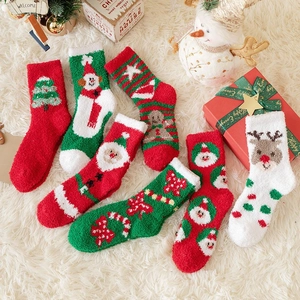 Collection de chaussettes de Noël douces en polaire corail avec motifs Père Noël et renne