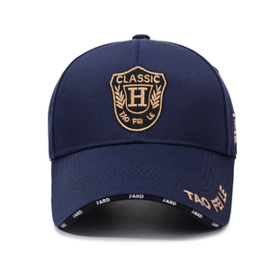 Casquette de baseball brodée bleu marine avec écusson et visière rigide pour homme