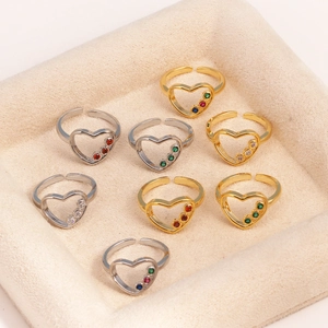 Bagues cœur ajustables plaquées or 14k avec oxydes de zirconium colorés en plateau