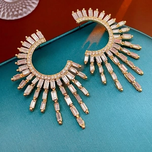 Übergroße Sonnenstrahl C-Form Ohrstecker Legierung Strass Mit Silberohrstecker Statement Mode Schmuck Für Damen