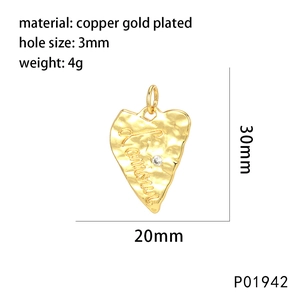 Detailed specs of a 20x30mm gold-plated heart pendant featuring Amour engraving