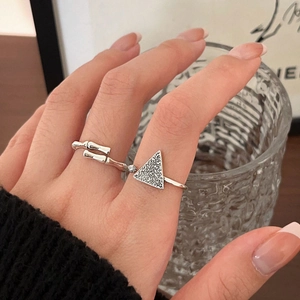 Set de anillos minimalistas de plata de ley s925 con diseño de bambú y triángulo