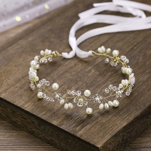 Serre-tête floral élégant pour filles avec fleurs blanches et cristaux pour mariages