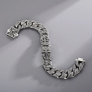 Bracciale punk vintage in acciaio al titanio con motivi di faraone egizio e croce