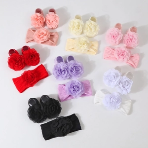 Collection de chaussures de bébé en tricot doux et bandeaux à fleurs en sept couleurs